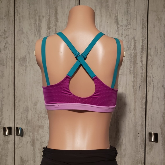 Victoria's Secret - VSX Seamless Sports Bra - Picture 4 of 5